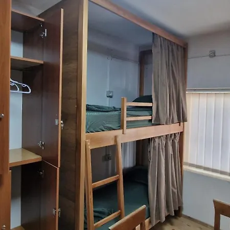 Hostal Under The Olive *